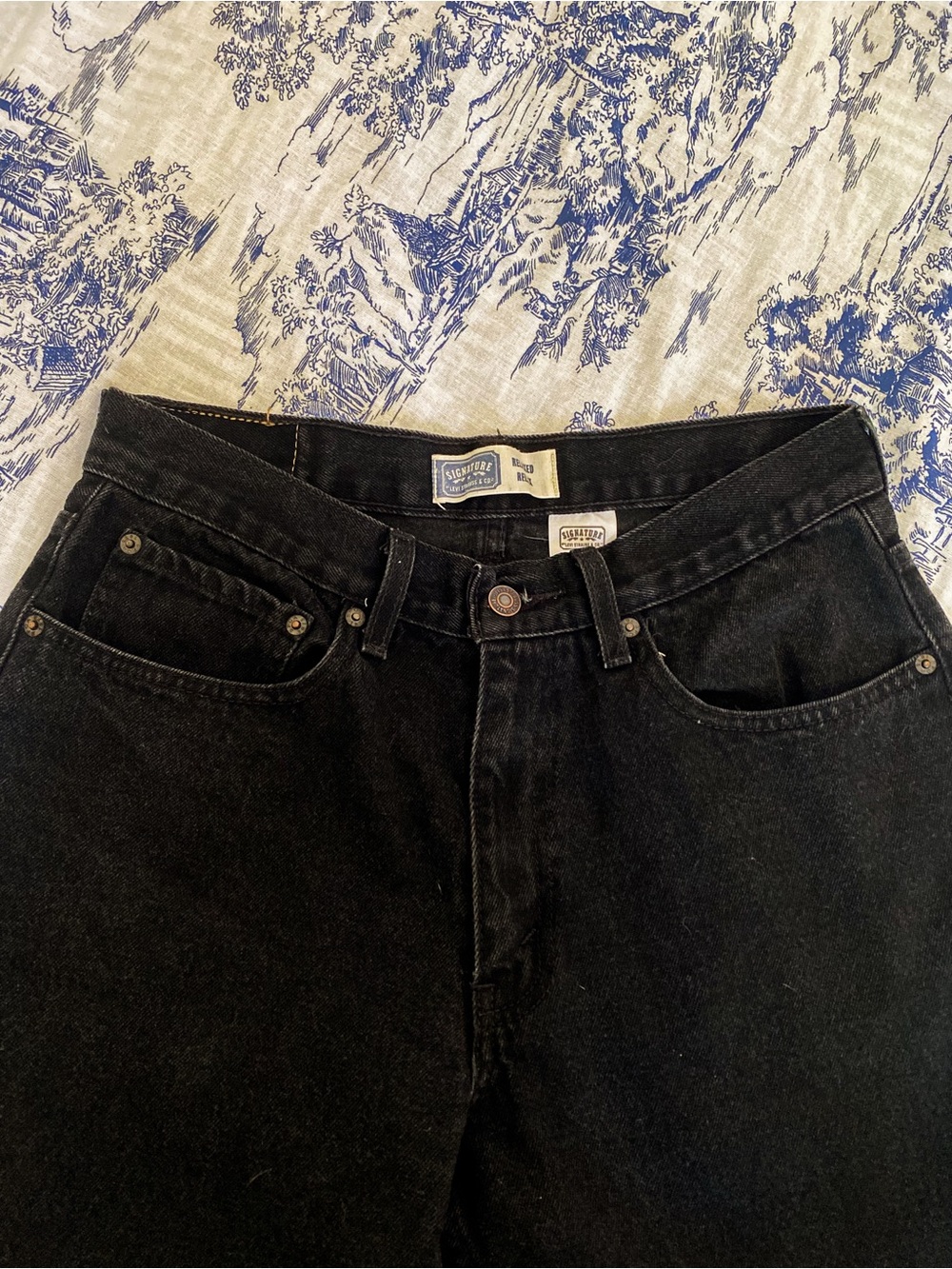 LEVI STRAISS & CO. | Cotton Blend Classic Straight Leg High Waist Jeans - Picture 4 of 6
